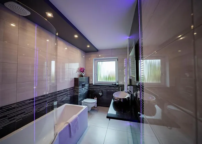 מלון דירות Blissberg 4*